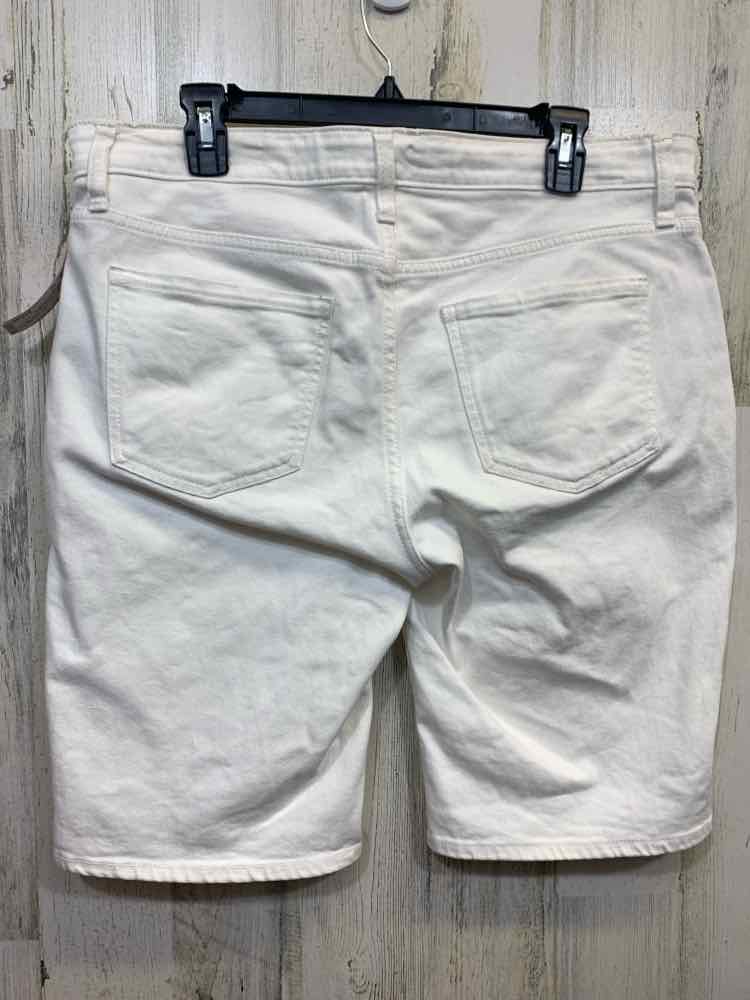 PRE-OWNED Size 12 GAP BOTTOMS White Solid BERMUDA Shorts/WHITE BERMUDA SHORTS