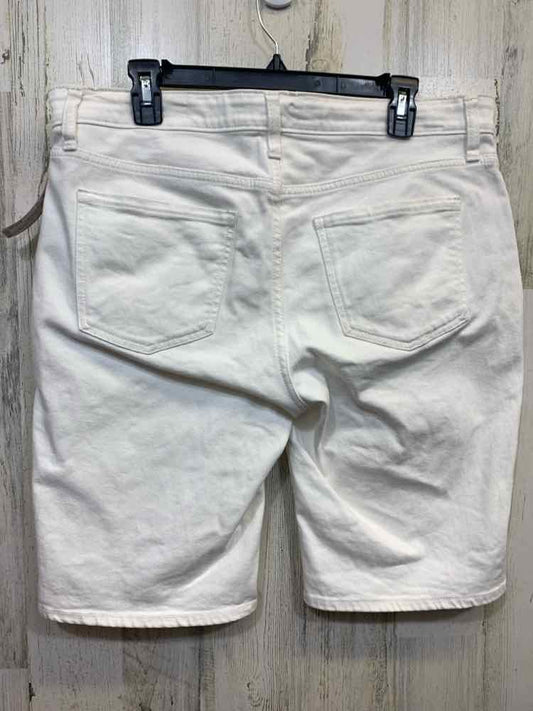 PRE-OWNED Size 12 GAP BOTTOMS White Solid BERMUDA Shorts/WHITE BERMUDA SHORTS