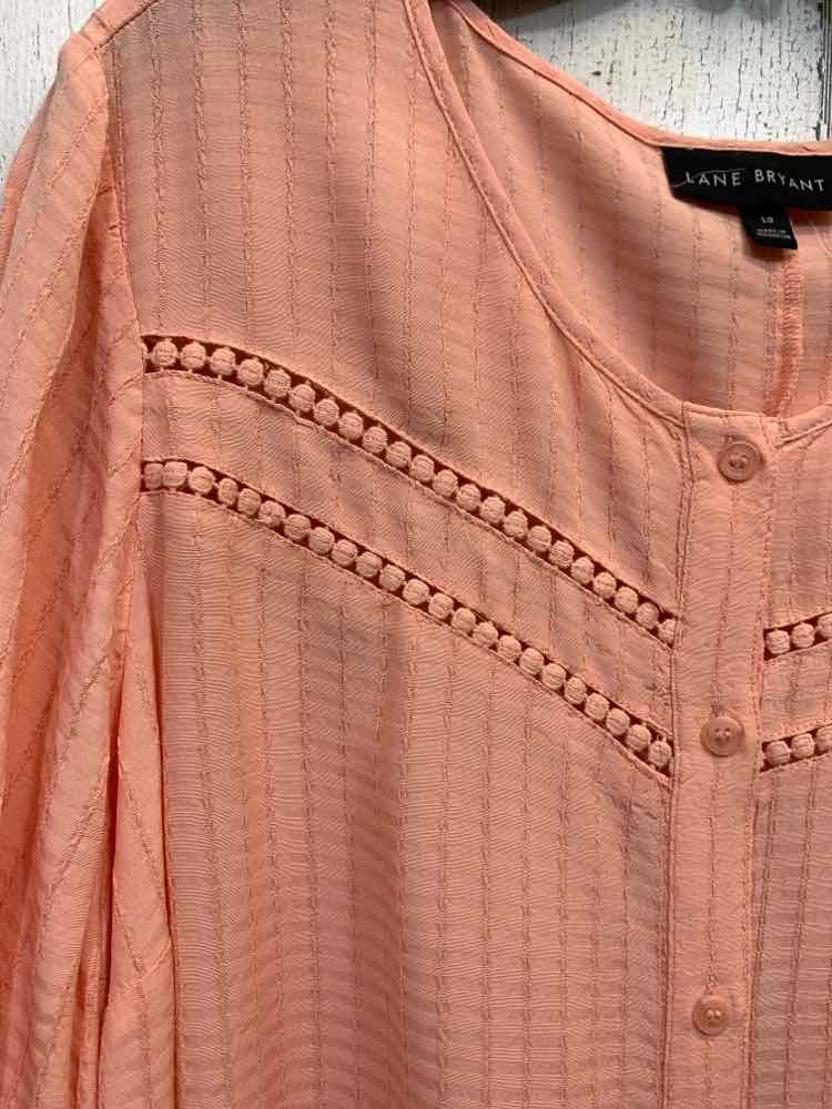 PRE-OWNED LANE BRYANT PLUS SIZES Size 18 Peach LONG SLEEVE BUTTON UP Blouse