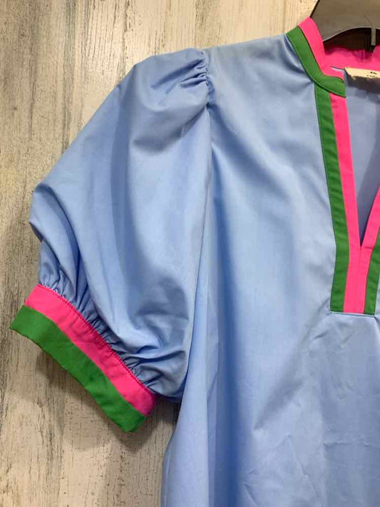 PRE-OWNED ENTRO Tops Size S Blue SHORT SLEEVES Blouse