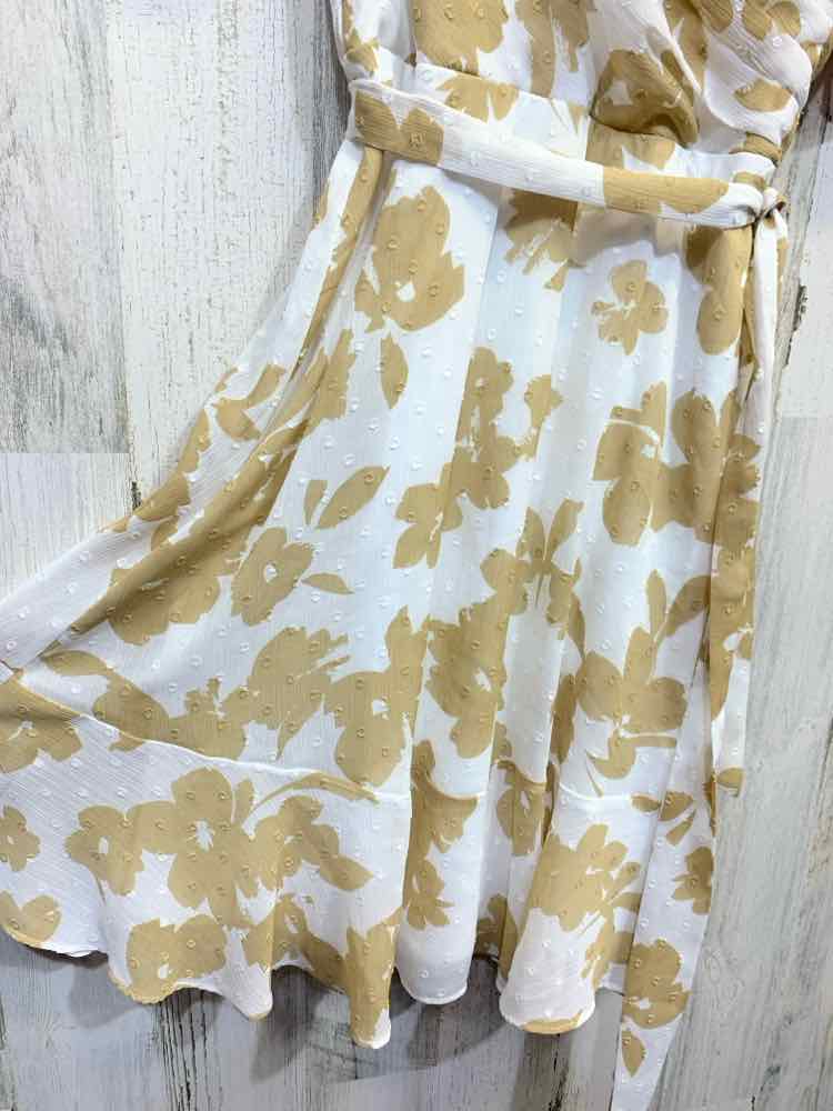 NWT DKNY Dresses and Skirts Size 2 WHT/TAN Floral FLUTTER SLEEVE/WRAP DRESS