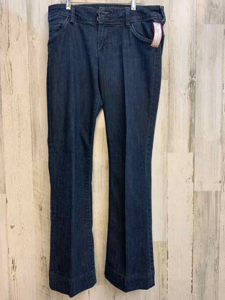 PRE-OWNED Size 8 KUT BOTTOMS DARK BLUE BOOT CUT Pants/HIGH RISE