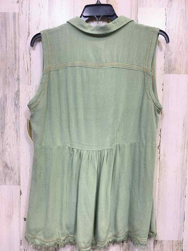 NWT UMGEE Tops Size L SAGE SLEEVELESS/1/2 BUTTONS/LOOSE FRINGE TRIM Blouse