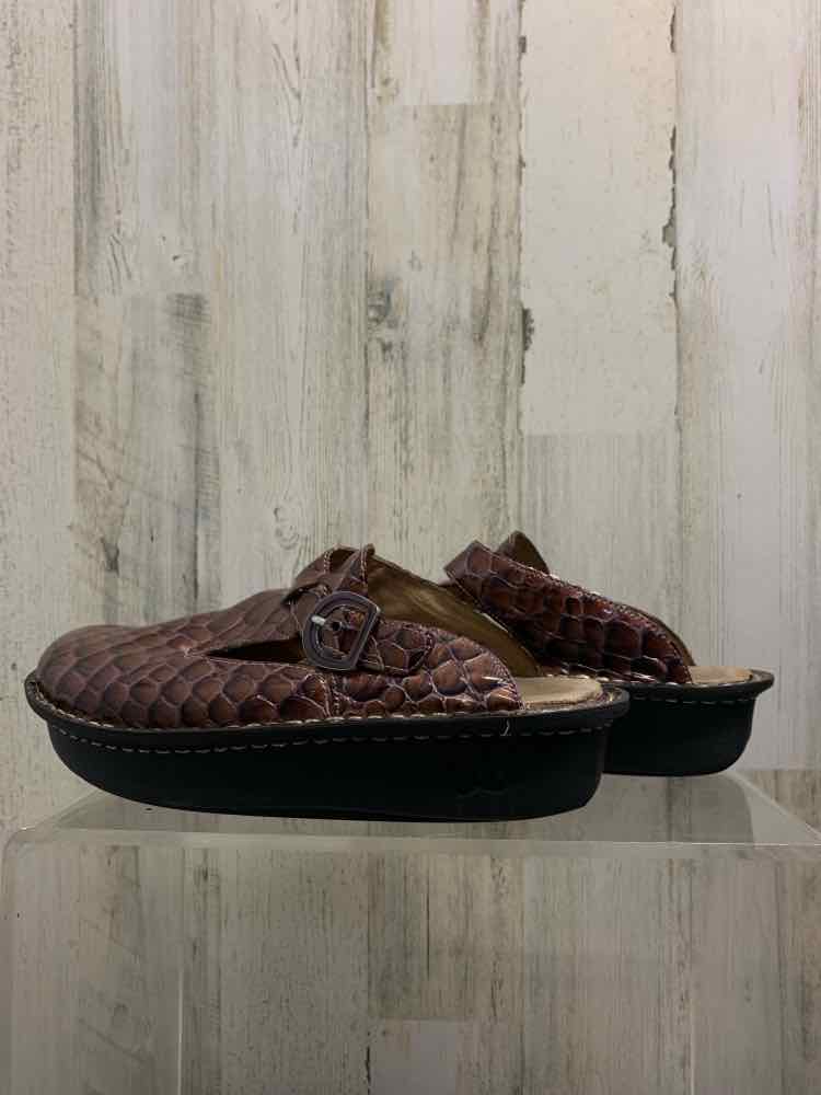 PRE-OWNED ALEGRIA SHOES Shoe Size 8.5 CHOCOLATE CROC SLIP ON Shoes/CHOCOLATE CRO