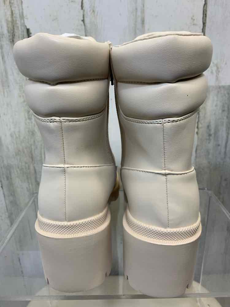 NWT STEVE MADDEN SHOES Shoe Size 7.5 OFF WHITE ANKLE RAIN Boots