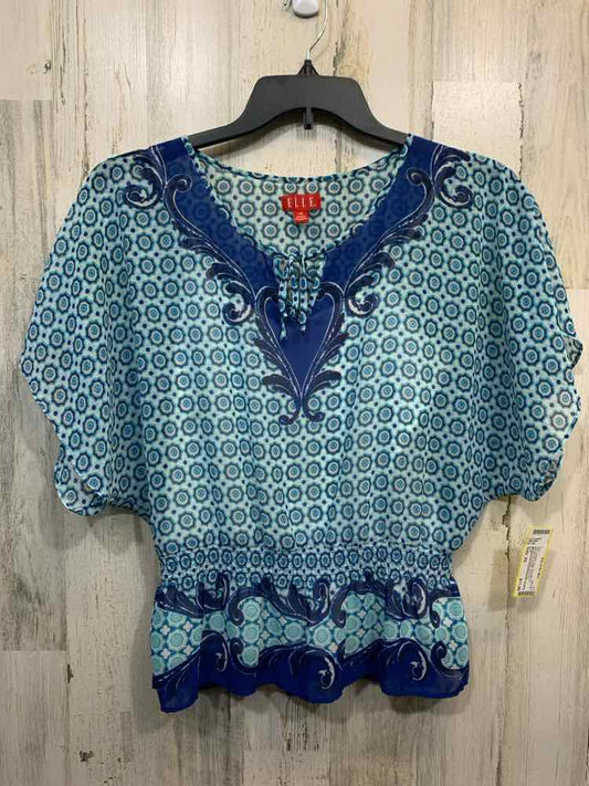 PRE-OWNED ELLE Tops Size XS AQUA/BLUE MEDALION SHORT SLEEVES Shirt/MEDALLION PAT