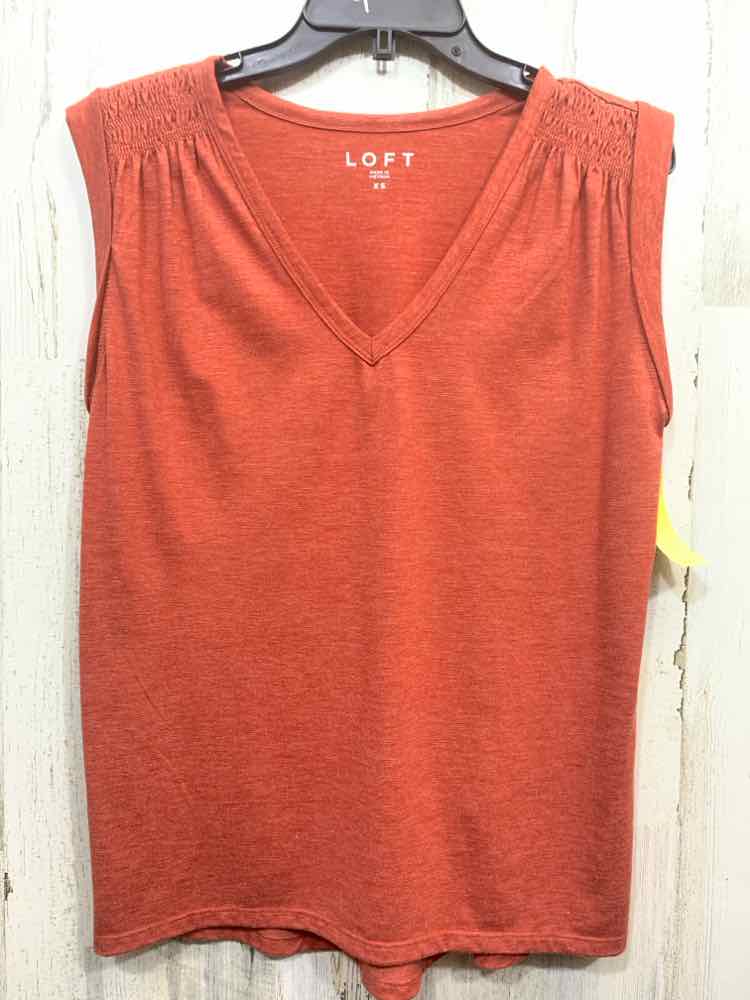 PRE-OWNED LOFT/RELAXED FIT GATHERED PLEATED SHOULDER DETAIL V-NECK