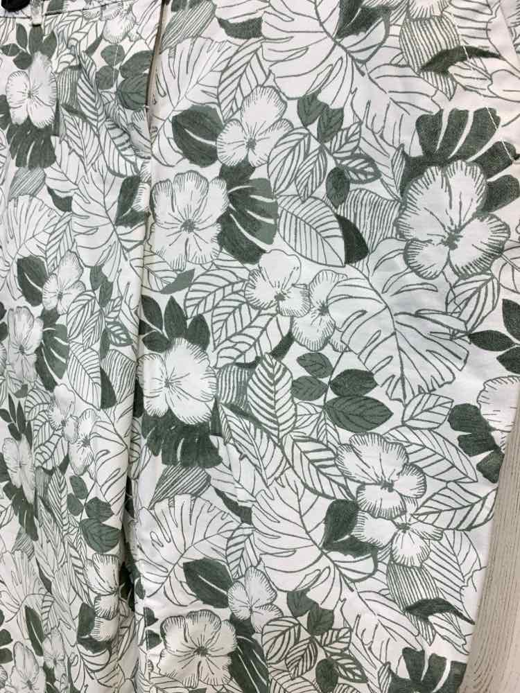 PRE-OWNED Size 10P TALBOTS SAGE/WHITE Floral CAPRI Pants/2 FRONT 2 BACK POCKETS