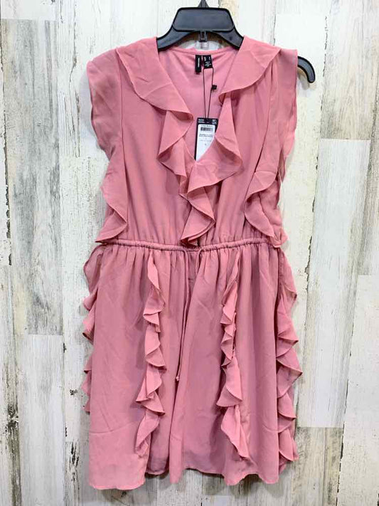 NWT VERO MODA Dresses Size S ROSE SLEEVELESS V NECK RUFFLES DRESS Dress
