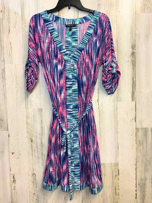 BCBGMAXAZRIA Dresses and Skirts Size M BLU/GRN/HT PINK/WHT Stripe Dress