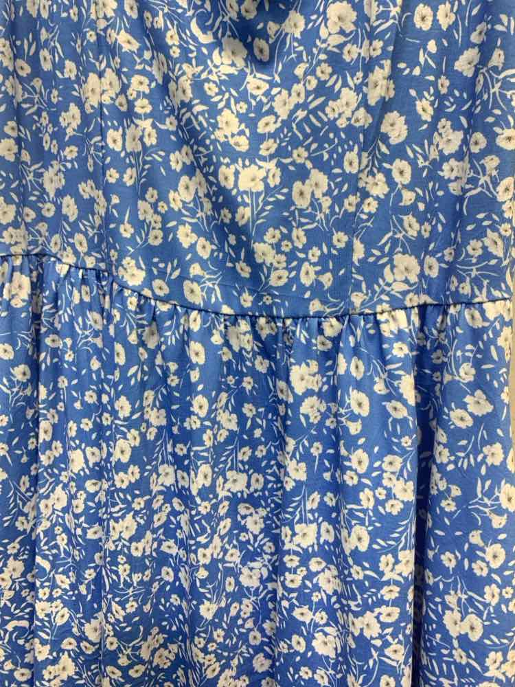 PRE-OWNED LOENES Dresses and Skirts Size L BLUE/WHITE Floral SUNDRESS Dress/BLUE
