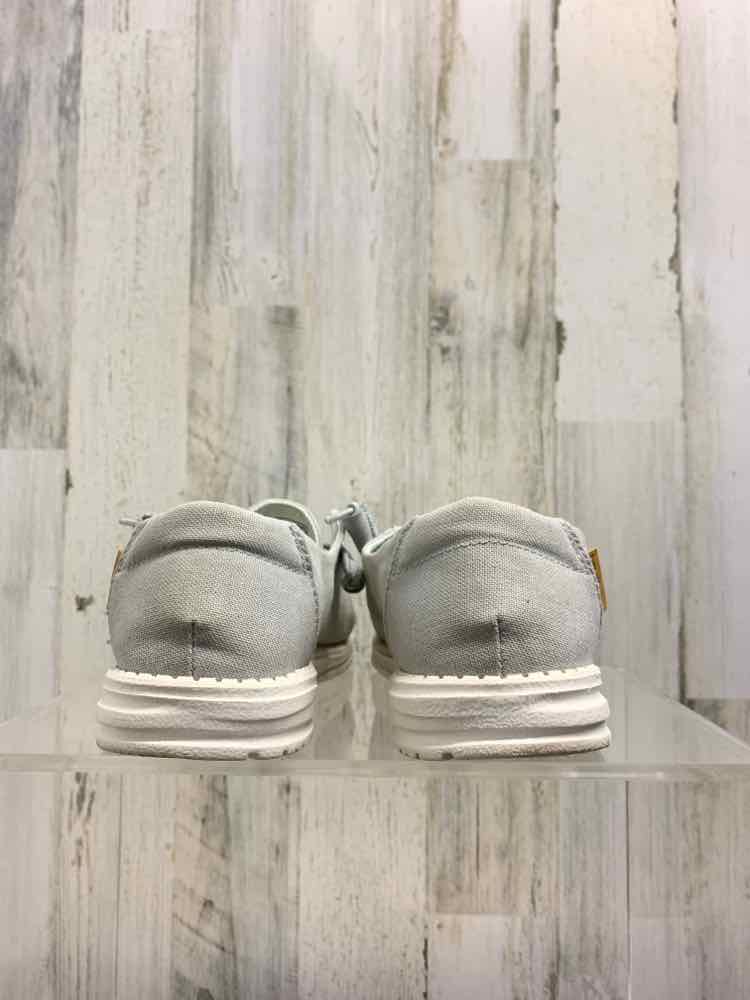 PRE-OWNED GRAY Size 10 Shoes/GRAY HEY DUDE SLIP ON SHOES