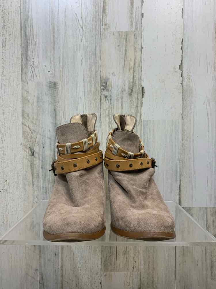 PRE-OWNED altar'd State SHOES Shoe Size 8 Tan Suede ANKLE Boots/ANKLE BOOTIE TAN