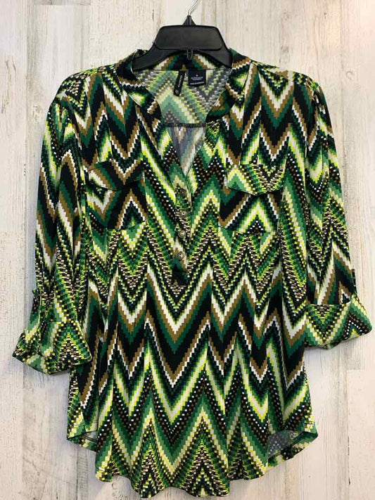 NEW DIRECTIONS Tops Size S GRN/BLK/WHT CHEVRON 3/4 LENGTH TOP