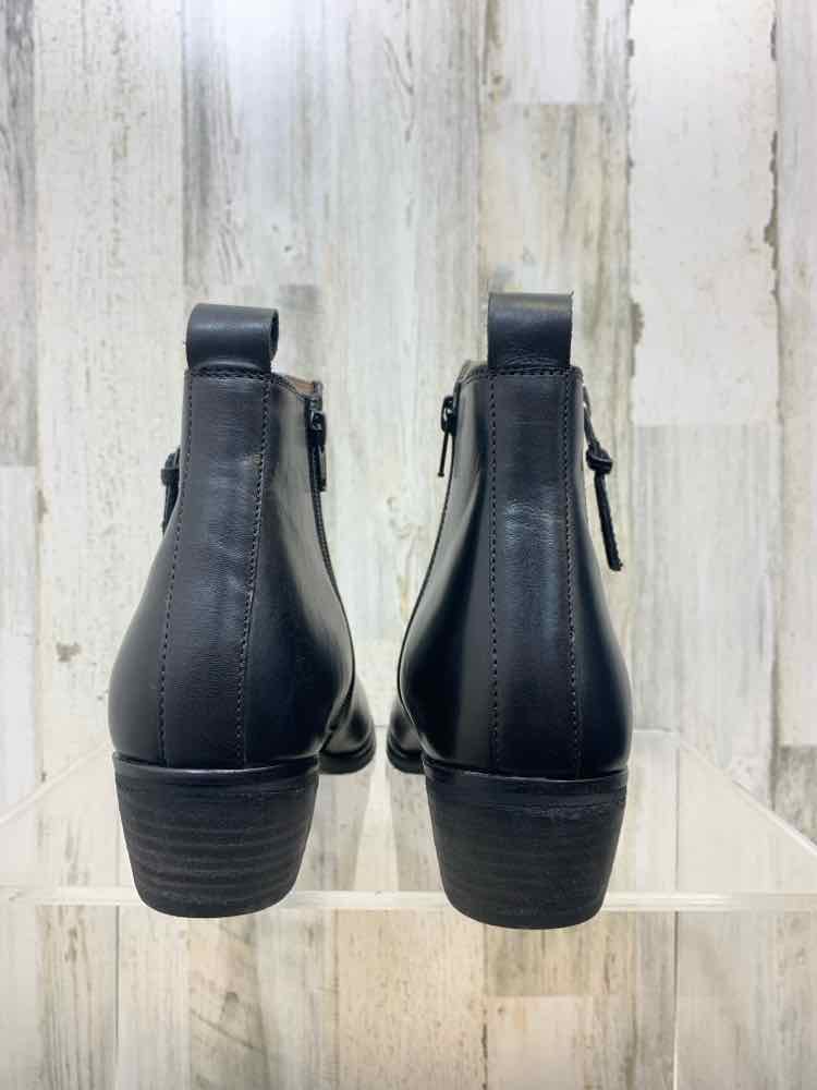 NWT JOURNEE COLLECTION SHOES Shoe Size 8 Black Shoes/LOW BOOTS DOUBLE ZIPPER