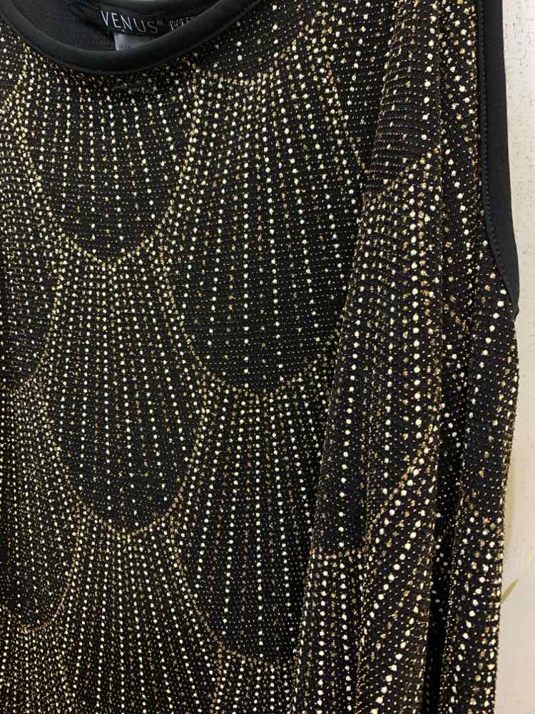 PRE-OWNED VENUS Tops Size XL BLACK/GOLD STUDS COLD SHOULDERS TOP/BLACK/GOLD STUD