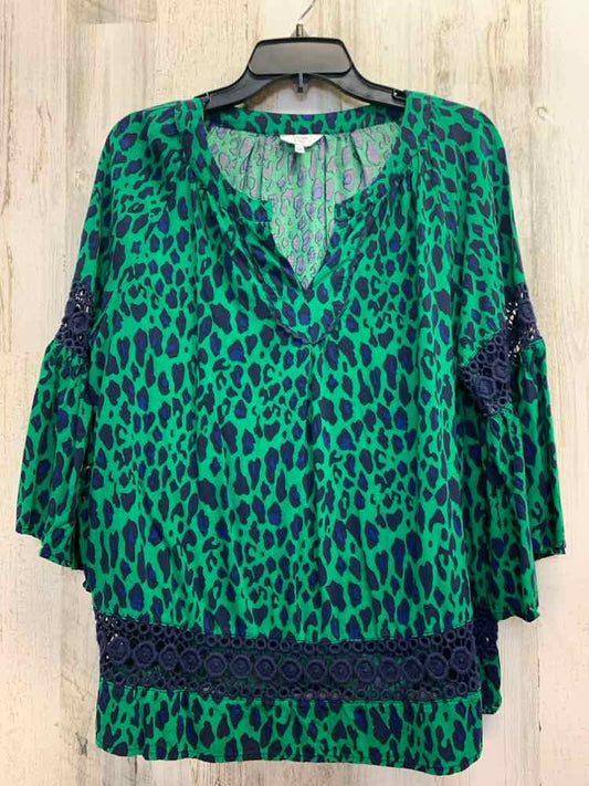 CROWN & IVY Tops Size L KELLY GRN/NAVY LEOPARD FLARE CUFFS TOP