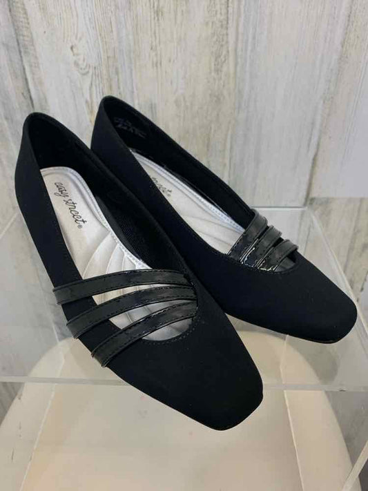 NWT EASY STREET SHOES Shoe Size 7 Black HEEL Shoes
