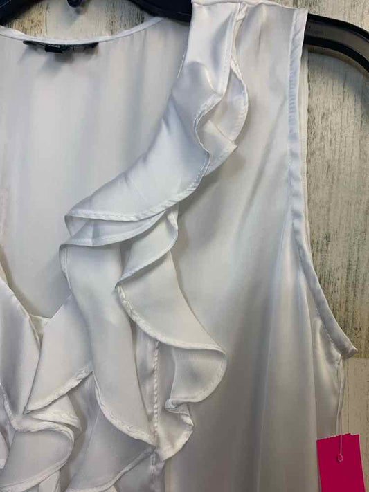 NOTATIONS Tops Size M White SLEEVELESS TOP