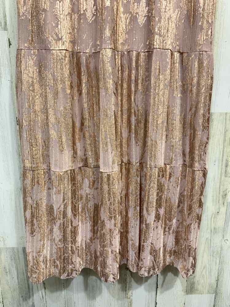 PRE-OWNED R & M RICHARDS Dresses and Skirts Size 18 ROSE GOLD Gown/Evening Wear/