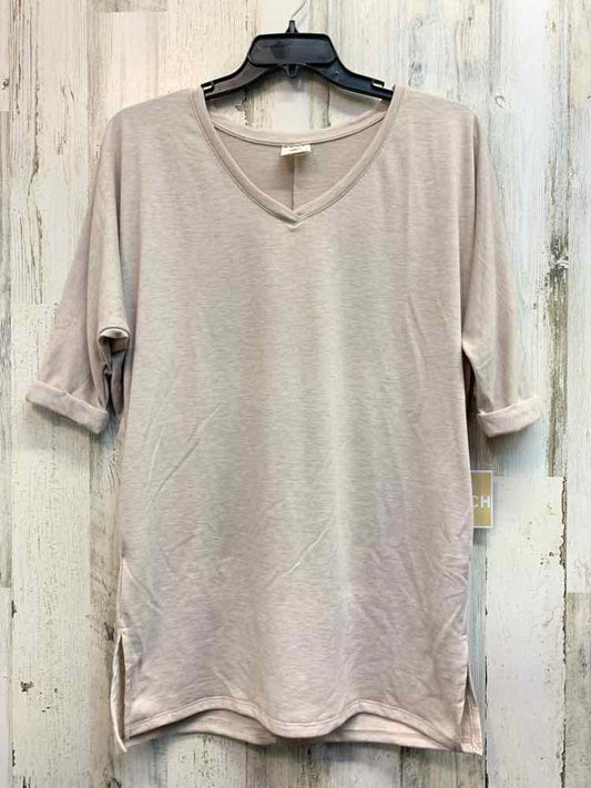 NWT TRESICS BEACH Tops Size L Beige BAT SLEEVES TOP