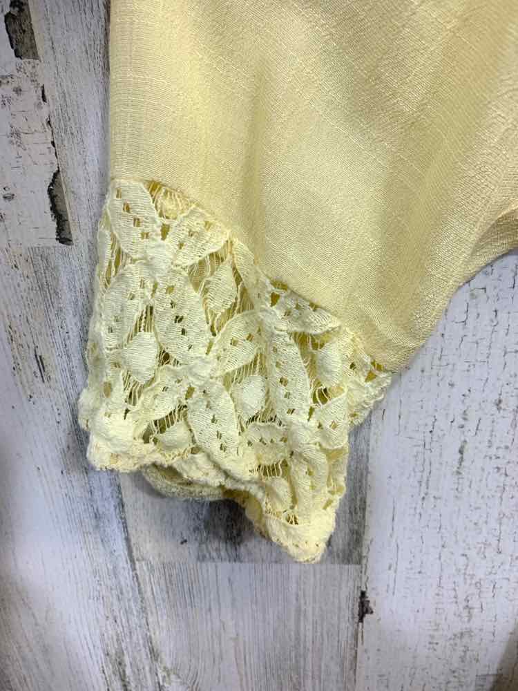PRE-OWNED ZAC&RACHEL Tops Size XL PASTEL YELLOW LONG SLEEVE Blouse/PASTEL YELLOW