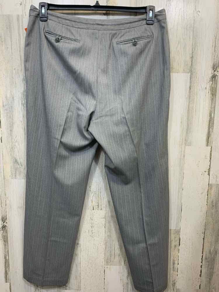 PRE-OWNED Size 16W MADISON STUDIO BOTTOMS Gray Pinstripe FLAT FRONT Pants/CAMERO