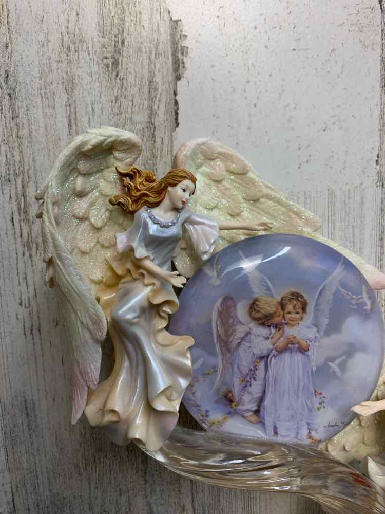 SANDRA KUCK HOME DECOR/"AN ANGEL'S KISS"