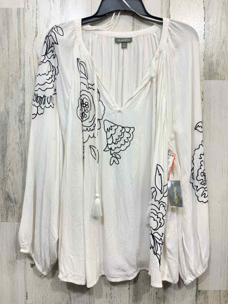 NWT STYLE & CO Tops Size 3X WHT/BLACK Floral PUFF SLEEVES Blouse