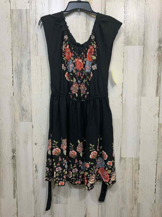 NWT LAUREN CONRAD Dresses and Skirts Size M Black Embroidered BLOUSON Dress/BLAC