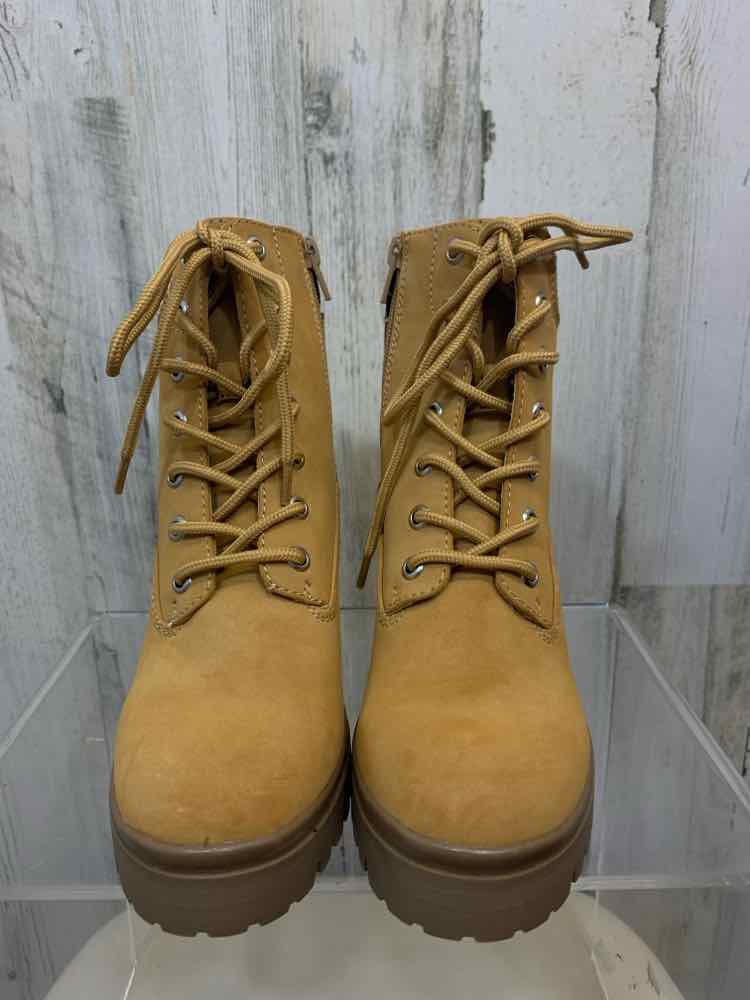 NWT FRANCO SARTO SHOES Shoe Size 5 WHEAT ANKLE BOOTIE Shoes/WHEAT COLOR ANKLE BO