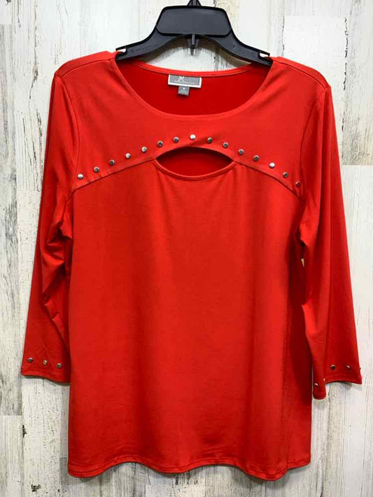 PRE-OWNED JM COLLECTION Size M Red 3/4 SLEEVE Blouse/ROUND NECK WITH MIDDLE OPEN