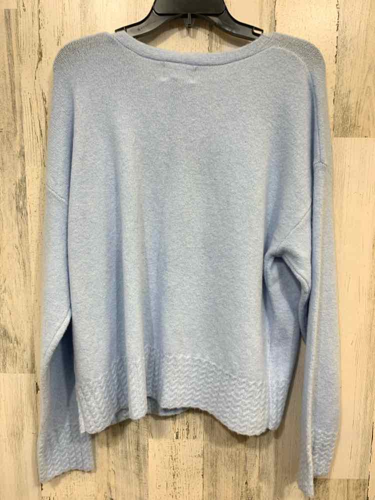 NWT UNIVERSAL THREAD Size XL Tops LT BLUE LONG SLEEVE V NECK  SWEATER