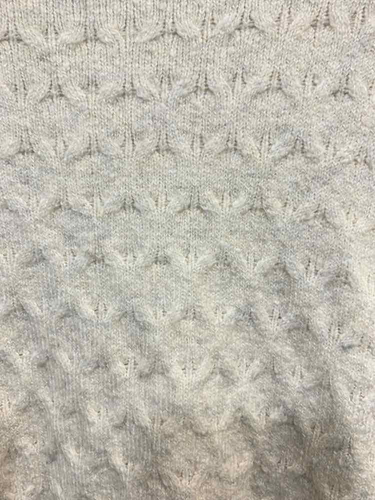 NWT ON 34TH Size M Tops Cream LONG SLEEVE CHEVRON TEXTURED KNIT SWEATER