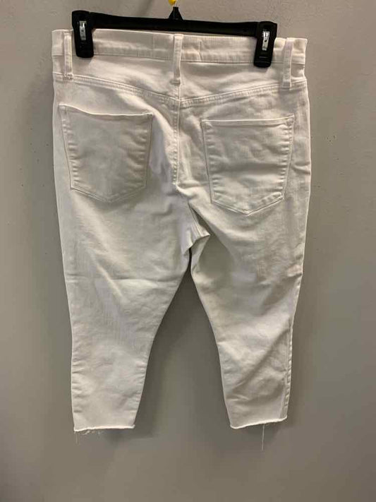 Size 31 GAP BOTTOMS White Pants