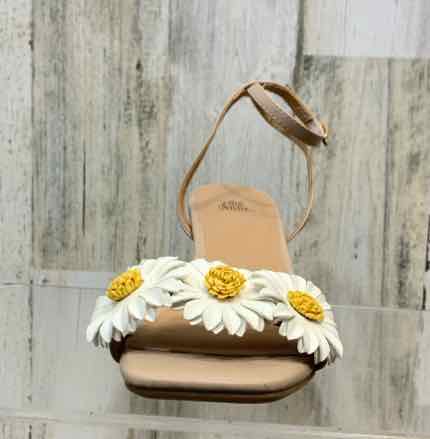 PRE-OWNED WILD FABLE SHOES Shoe Size 7 TAN/WHT/YLW SUNFLOWERS LOW HEEL Sandals