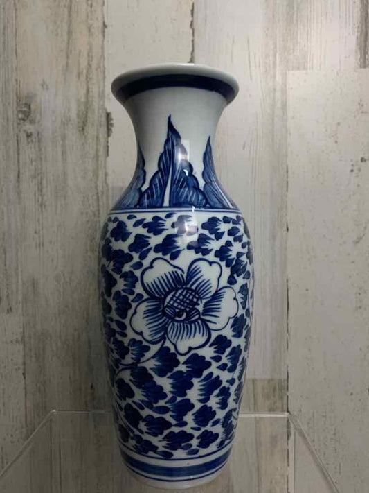 HOME DECOR/FLORAL/CHINA VASE