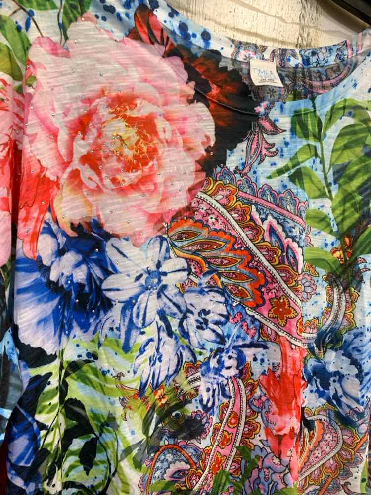 NWT TIME AND TRUE PLUS SIZES XXL Multi-Color PAISLEY & FLORAL SHIRT/