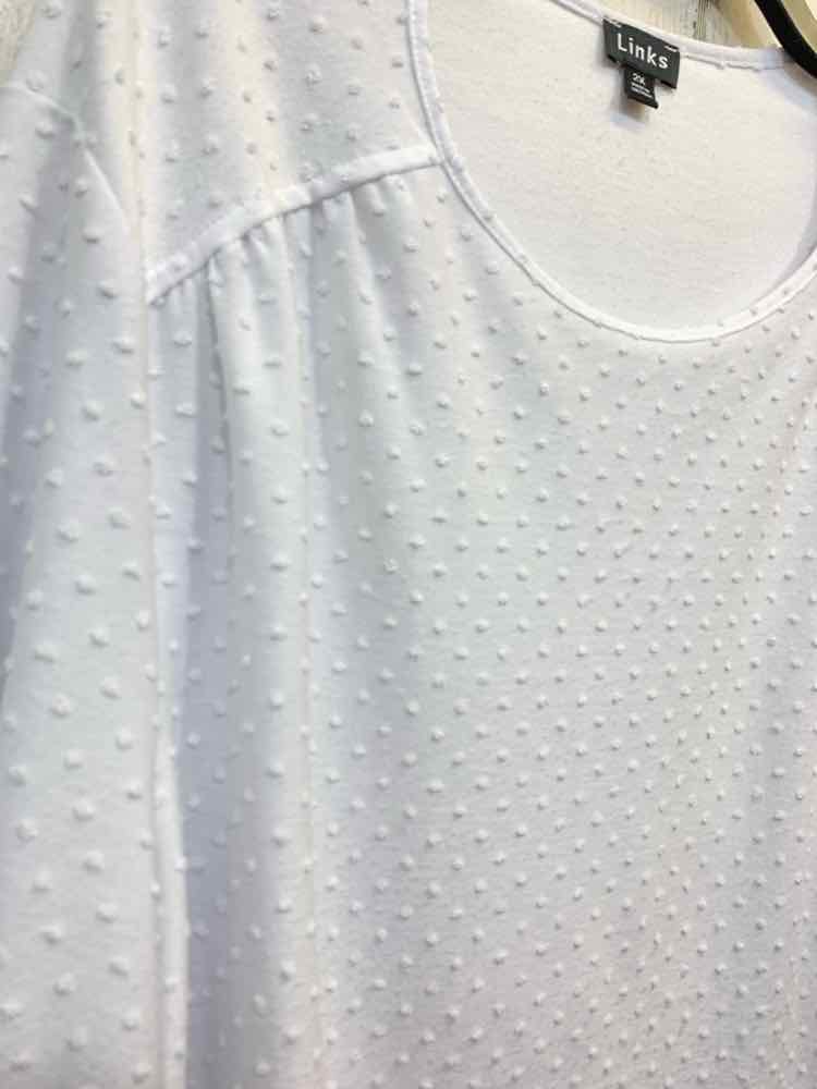 PRE-OWNED LINK PLUS SIZES Size 2X White SWISS DOT 3/4 CROSS ZIP Shirt