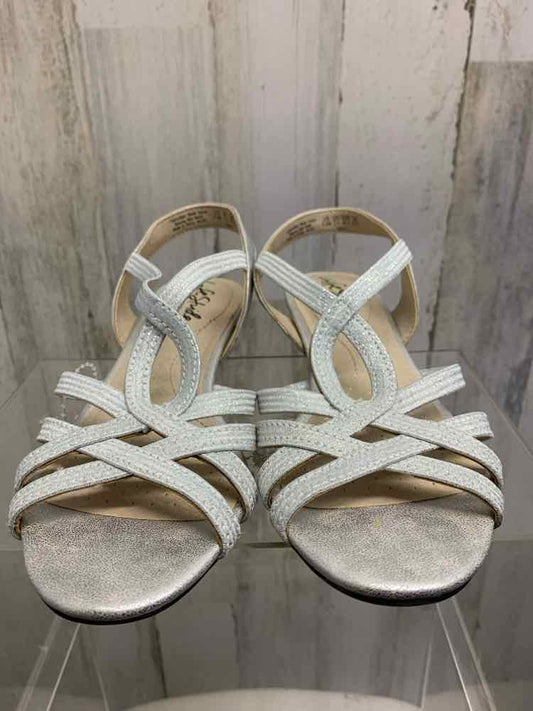 NWT LIFESTRIDE SHOES Shoe Size 5.5 Silver WEDGE Shoes