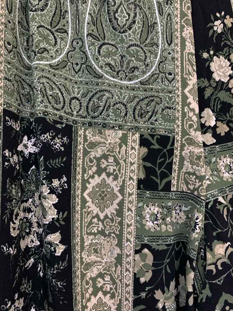 NWT Size PXL JM BOTTOMS GRN/BLK/WHT Paisley Pants