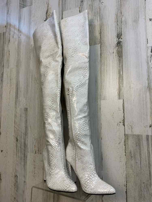 PRE-OWNED BAMBOO SHOES 7 White Shoes/THIGH HIGH BOOTS