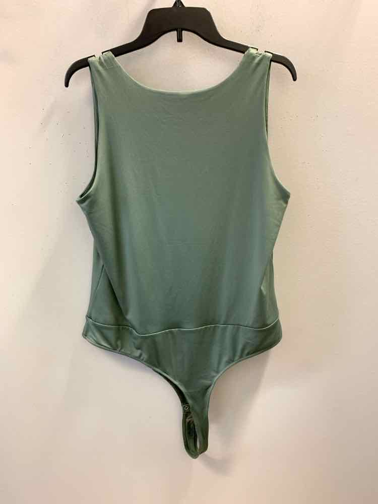 Size 3X NINA PARKER Olive SLEEVELESS TOP