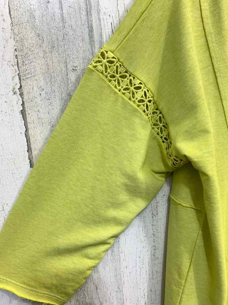PRE-OWNED CATO Tops Size L Olive Solid 3/4 SLEEVE Blouse/V NECK WITH HOOD
