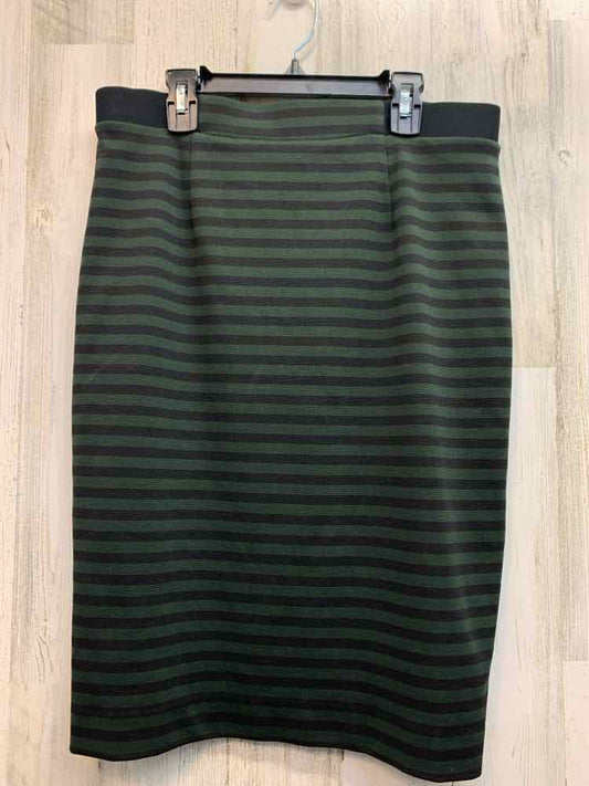 NINE WEST Dresses and Skirts Size 6 GRN/BLK Stripe PENCIL Skirt