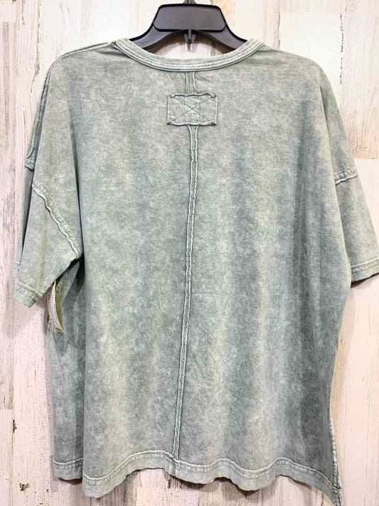 NWT J.O.A. Tops Size L SAGE SHORT SLEEVES T-shirt