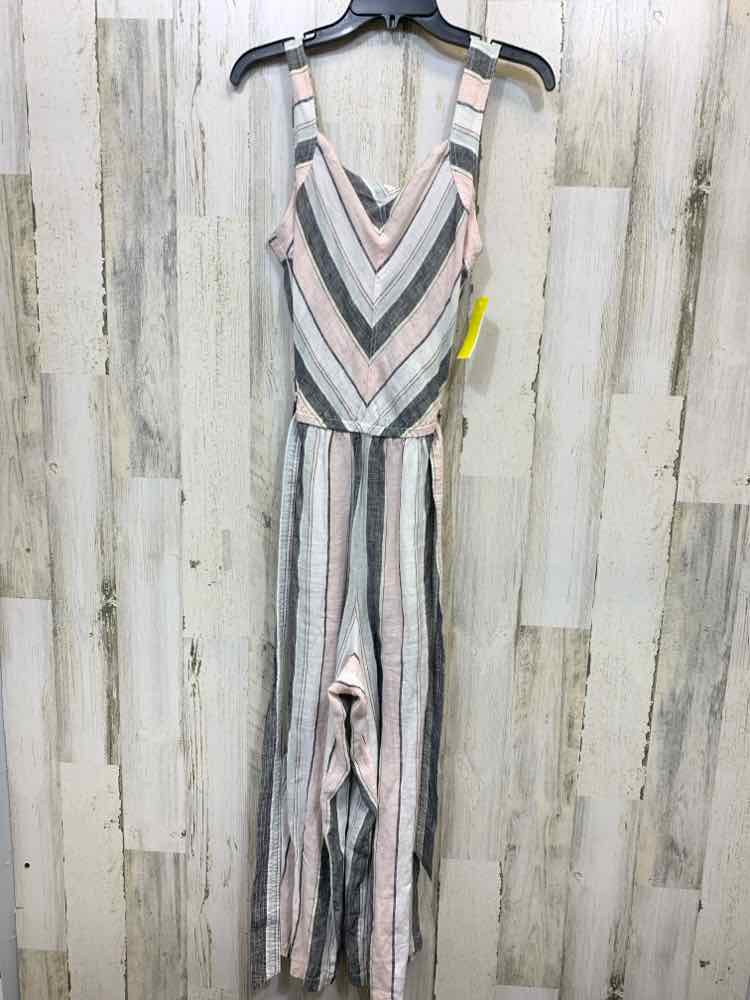 PRE-OWNED Size L VINCE CAMUTO ROMPER Dresses and Skirts PNK/BLU CHEVRON Romper/L