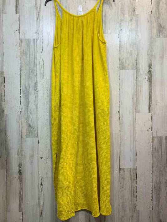 PRE-OWNED UNIVERSAL THREADS Dresses and Skirts Size XXL Yellow Solid MAXI Dress/