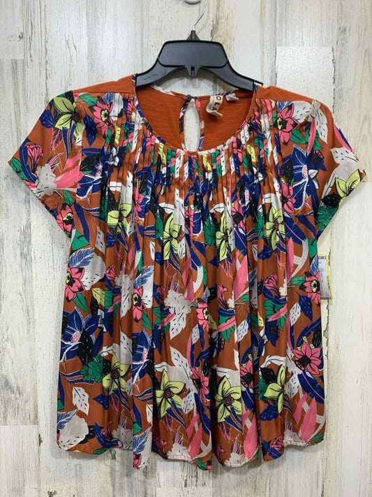 PRE-OWNED Size M DOLAN LEFT COAST COLLECTION Tops Floral SHORT SLEEVES