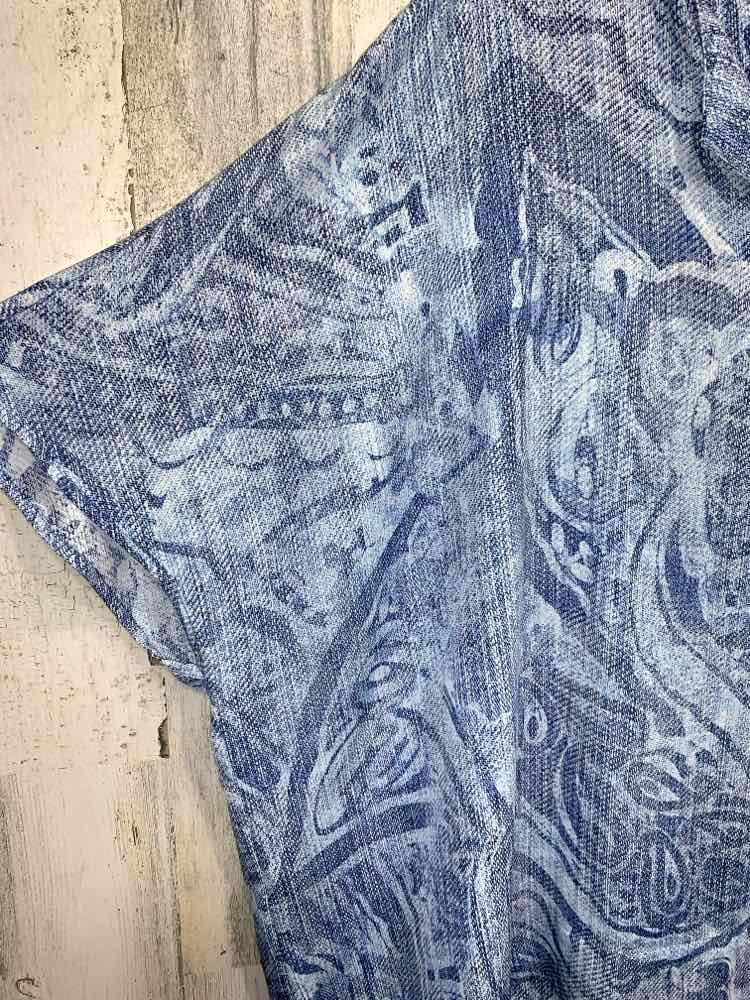 CHICO'S Tops Size 3 Blue SHORTSLEEVE Shirt